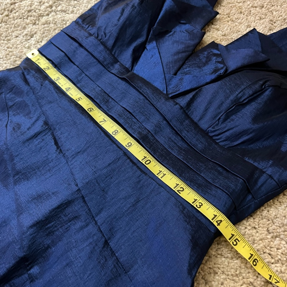Stunning Blue Taffeta Party Dress - Picture 10 of 13